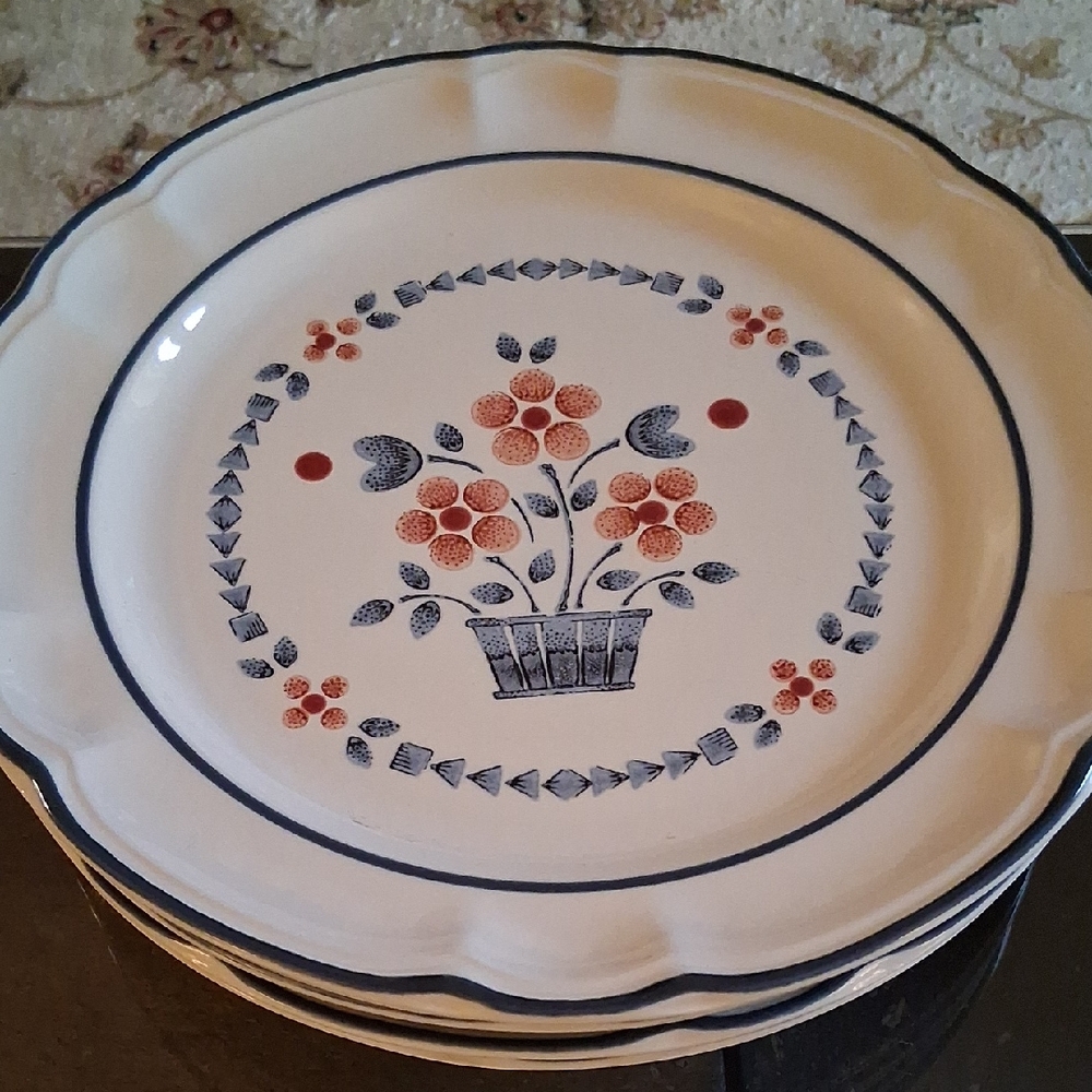 CUMBERLAND BRAMBLEBERRY DINNER PLATES